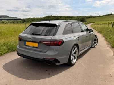 Audi RS4 (2022) - Photo 2