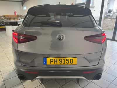 Alfa-Romeo Stelvio Stelvio 2.0 Turbo 16V AT8-Q4 First Edition (2018) - Photo 4