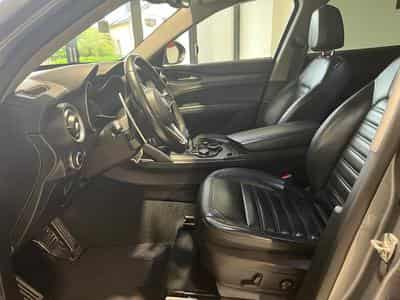 Alfa-Romeo Stelvio Stelvio 2.0 Turbo 16V AT8-Q4 First Edition (2018) - Photo 12