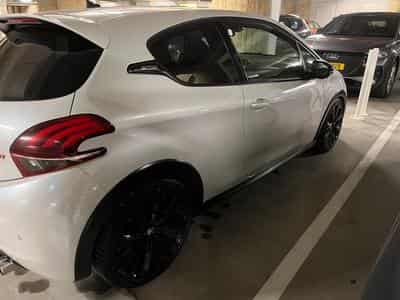 Peugeot 208 Gti By Peugeot Sport (2017) - Foto 2