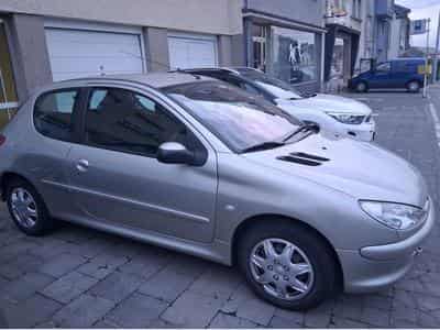 Peugeot 206 M1 citadine (2004) - Photo 1