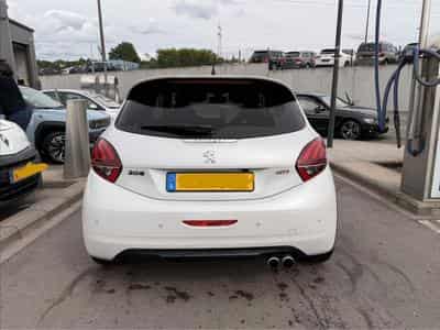 Peugeot 208 Gti By Peugeot Sport (2017) - Foto 4