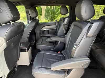 Mercedes V 300 Class V AMG Line (2021) - Photo 5
