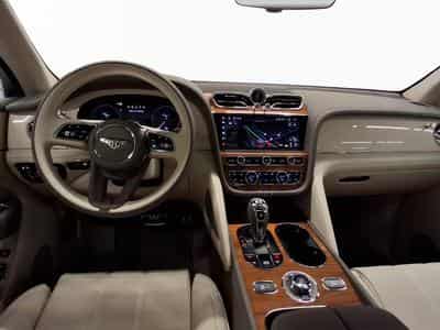 Bentley Bentayga V8 (2023) - Photo 4