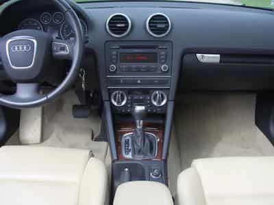 Audi A3 1.8 TFSI 160ch Ambition S tronic 7 (2012) - Photo 2