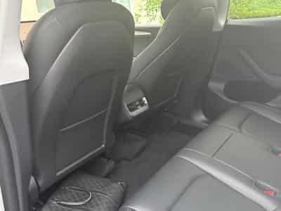 Tesla Model Y Dual Motor long Range (2022) - Photo 7