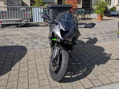 Kawasaki ZX6R Performance Edition (2025) - Photo 6