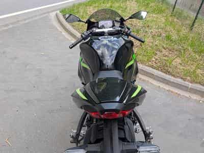 Kawasaki ZX6R Performance Edition (2025) - Photo 10