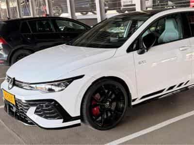 VW Golf GTI Clubsport, DSG, AKRAPOVIC, HK (2025) - Photo 1