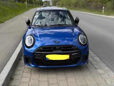Mini Cooper S JCW Trim (2024) - Photo 1