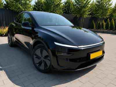 Tesla Model Y Hinterradantrieb (RWD), Premium Black (2025) - Photo 2