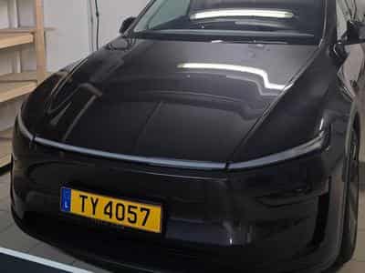 Tesla Model Y 2025 Model Y Long Range AWD, FSD (2025) - Photo 1