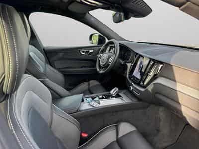 Volvo XC60 B5 Ultra Black Edition / Essence (2025) - Photo 15