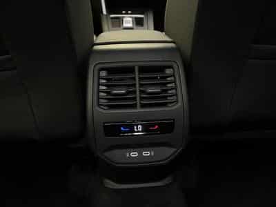 Seat Leon -37% 1.5 eTSI 150cv BVA+MIRRORLINK+RADARS+Opts (2024) - Foto 13