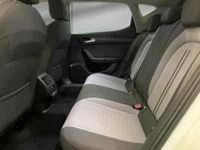 Seat Leon -37% 1.5 eTSI 150cv BVA+MIRRORLINK+RADARS+Opts (2024) - Foto 8