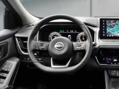 Nissan Qashqai -38% 1.3 DIG-T 158cv BVA +GPS+CAM360+Options (2025) - Foto 9