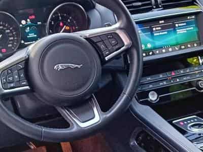 Jaguar F-Pace Prestige 2.0d 180 AWD Auto (2020) - Photo 3