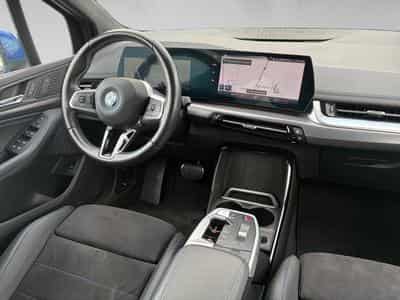BMW 225 Active Tourer Pack M (2023) - Foto 6