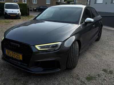 Audi RS3 limousine (2019) - Photo 1