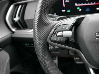 Skoda Kodiaq *NAVI*STANDHEIZUNG*ALCANTARA*TEMPOMAT*RFK*SMARTLINK* (2025) - Foto 12