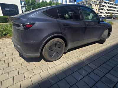 Tesla Model Y 2025 Model Y Long Range AWD, FSD (2025) - Photo 7