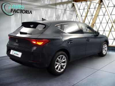 Seat Leon -26% 2.0 TDI 115cv +MIRRORLINK+CAM+LED+Options (2025) - Foto 3