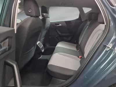 Seat Leon -26% 2.0 TDI 115cv +MIRRORLINK+CAM+LED+Options (2025) - Foto 8