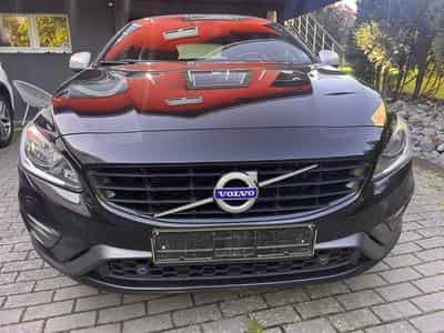 Volvo V60 Kombi Momentum R-Design (2019) - Photo 4
