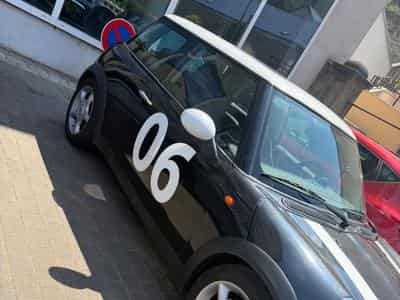 Mini Cooper (2004) - Photo 1