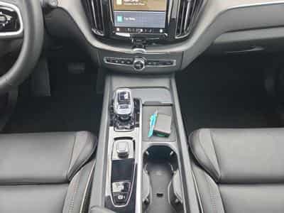 Volvo XC60 B5 Black Edition Plus / Essence (2025) - Photo 11