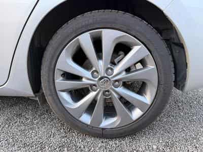 Toyota Auris 1.8 Hybrid (2014) - Photo 11