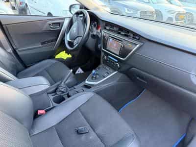 Toyota Auris 1.8 Hybrid (2014) - Photo 3