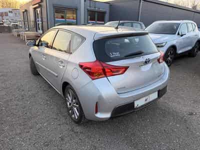 Toyota Auris 1.8 Hybrid (2014) - Photo 8