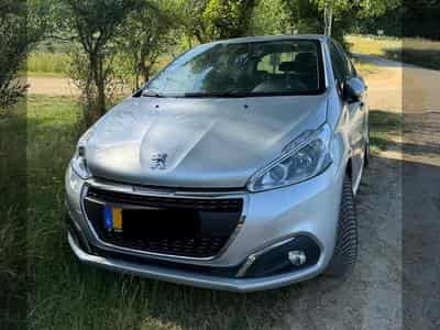 Peugeot 208 1.2 Signature (2018) - Photo 1