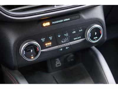 Ford Kuga 2.5 Duratec PHEV ST-Line (2024) - Photo 13