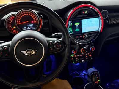 Mini Cabrio Cooper (2018) - Photo 1