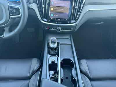 Volvo V60 B4 AWD Ultimate Bright / Diesel (2023) - Foto 11