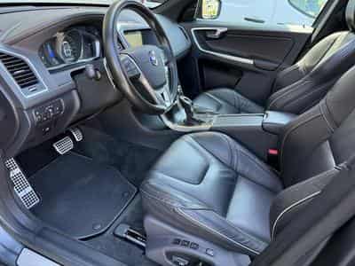 Volvo XC60 T6 AWD R-DESIGN 2.0 MOMENTUM 306 PS (2016) - Photo 5