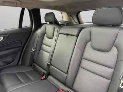 Volvo V60 T6 AWD Plus Dark / Hybride (2025) - Photo 13