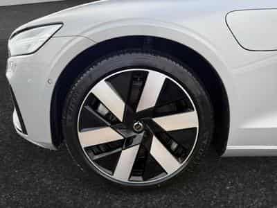 Volvo V60 T6 AWD Plus Dark / Hybride (2025) - Photo 14