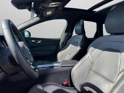 Volvo XC60 T6 Black Edition / Hybride (2024) - Photo 10