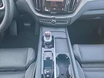 Volvo XC60 B5 Black Edition Plus / Essence (2025) - Photo 11