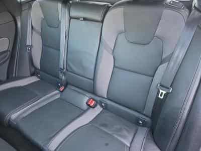 Volvo XC60 B5 Black Edition Plus / Essence (2025) - Photo 13