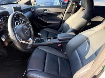 Mercedes A 180 d AMG line (2016) - Foto 15