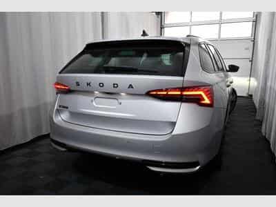 Skoda Octavia Octavia Combi 2.0 TDI DSG Sportline - AHK, Pano, (2025) - Photo 3