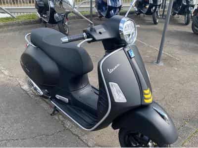 Piaggio Vespa 300GTS (2021) - Photo 1