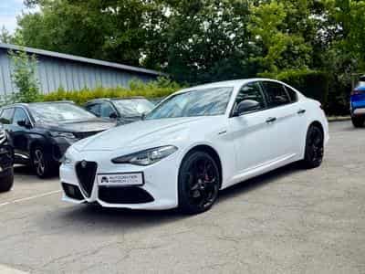 Alfa-Romeo Giulia 2.0 Turbo 280 AT Q4 Veloce (2019) - Foto 3