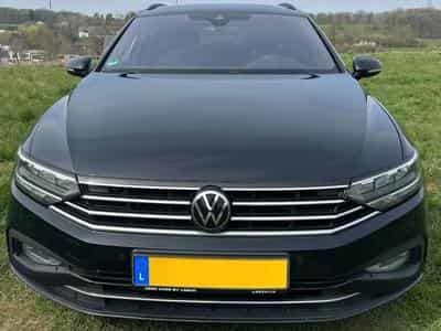 VW Passat (2022) - Photo 1