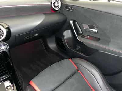 Mercedes A 35 AMG 2.0 4 Matic Aeropaket Burmester (2019) - Foto 9