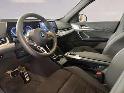 BMW iX1 xDrive30 Head-Up HK HiFi DAB (2025) - Foto 6